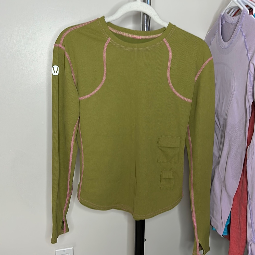 Lululemon green long sleeve workout top